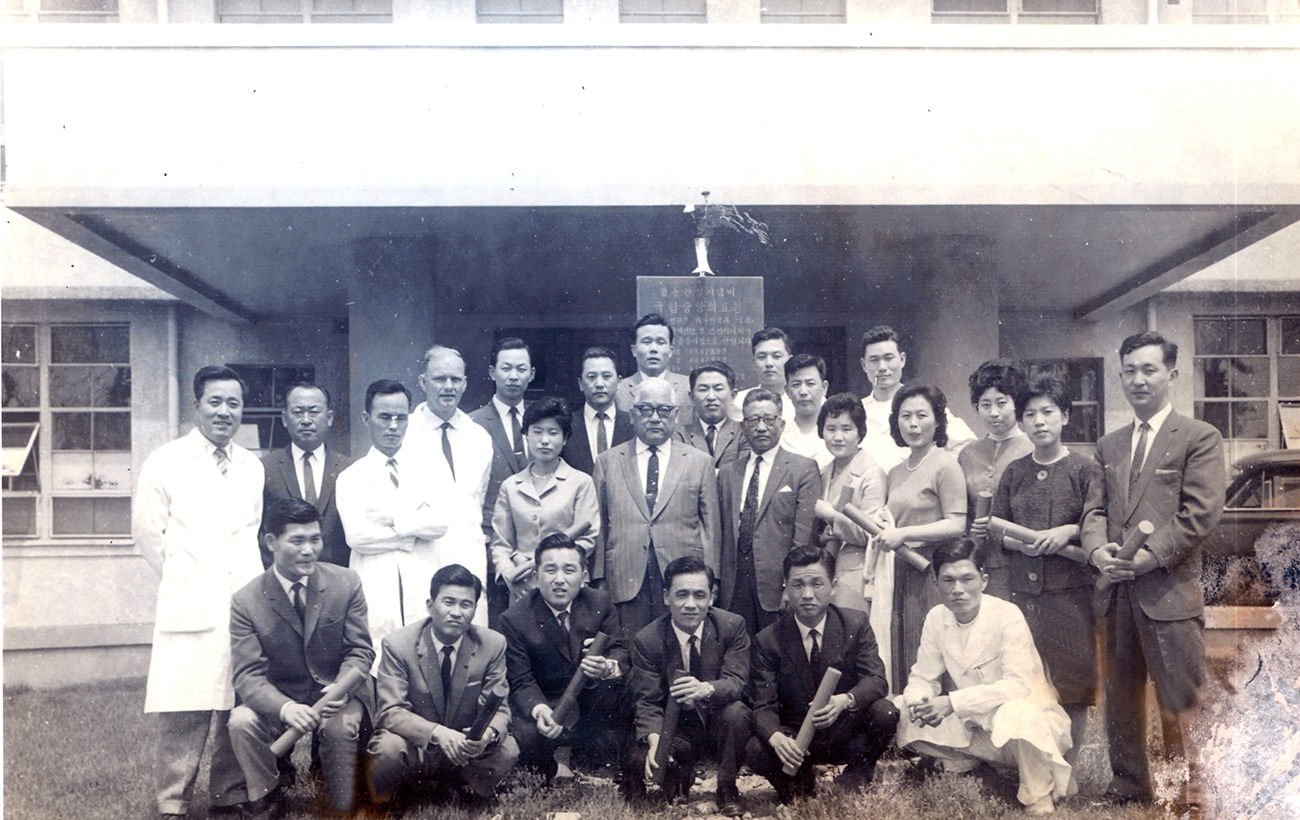 제1회 인턴수료(1961년 3월 30일)