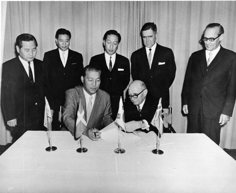 1967년 국립의료원 한국 정부 운영권 인수 이해각서 서명